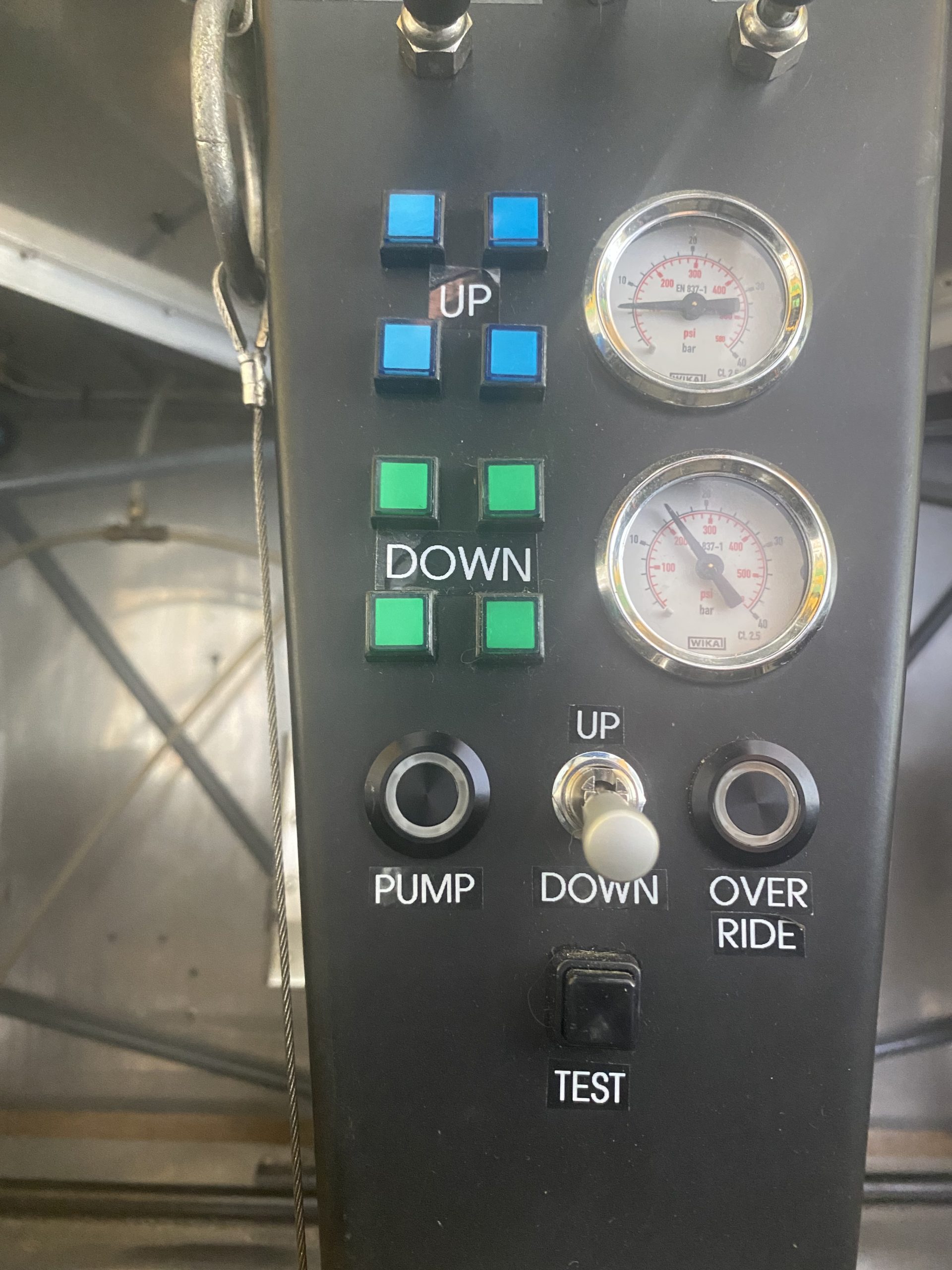 1300# Amphibious floats