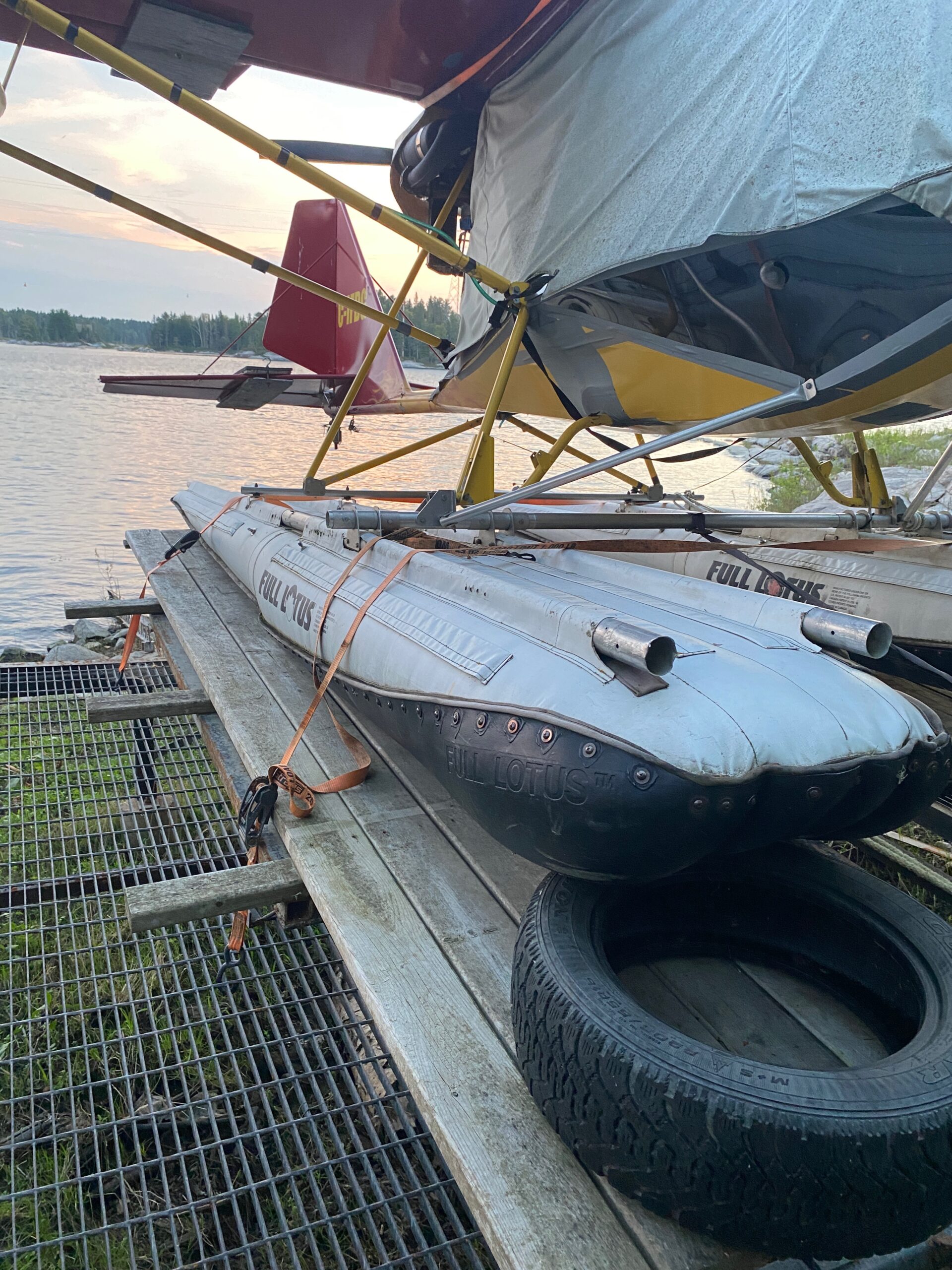 2007 Chinook plus2 on Full Lotus float